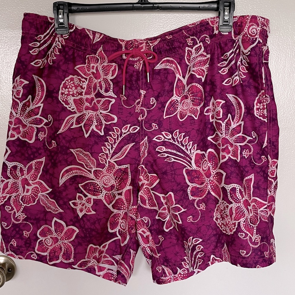 Land’s End Floral Pink and White Preppy Shorts SZ XL